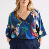 ELK Moda V Neck Top
