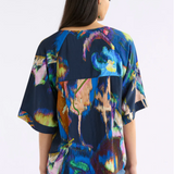 ELK Moda V Neck Top