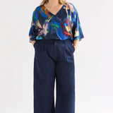 ELK Moda V Neck Top